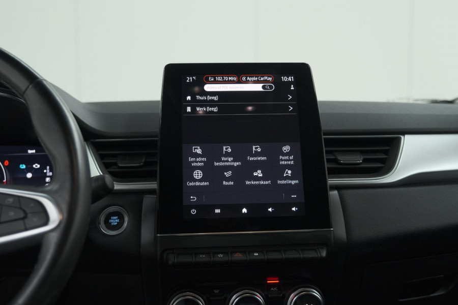 Renault Captur 1.6 E-Tech Plug-in Hybrid 160 Intens | Trekhaak | Camera | Adaptieve Cruise Control | Dodehoekdetectie
