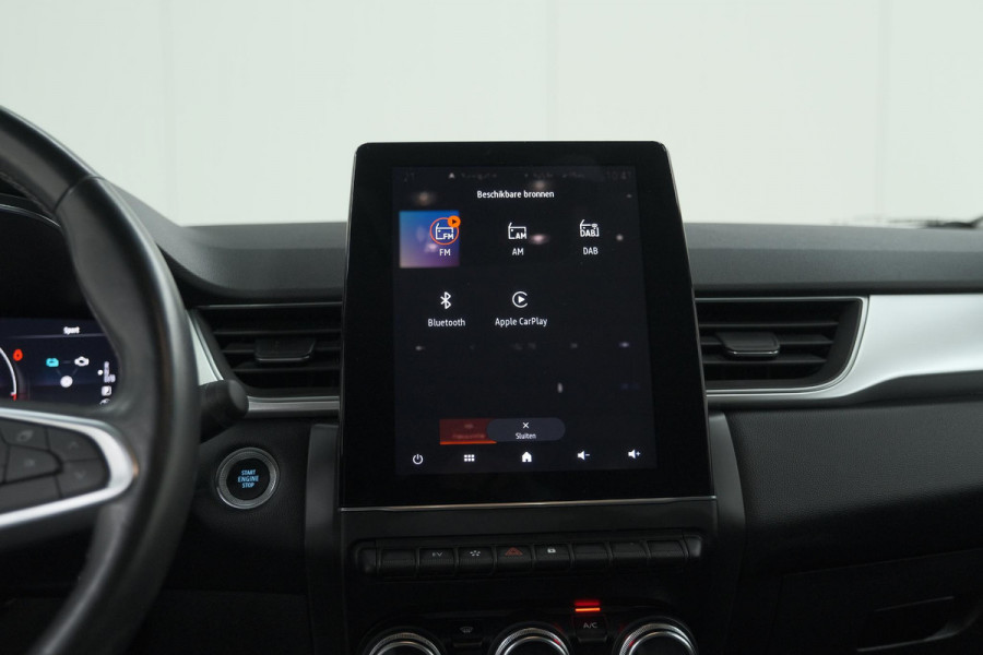 Renault Captur 1.6 E-Tech Plug-in Hybrid 160 Intens | Trekhaak | Camera | Adaptieve Cruise Control | Dodehoekdetectie