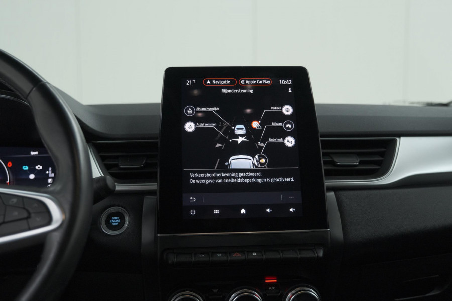Renault Captur 1.6 E-Tech Plug-in Hybrid 160 Intens | Trekhaak | Camera | Adaptieve Cruise Control | Dodehoekdetectie