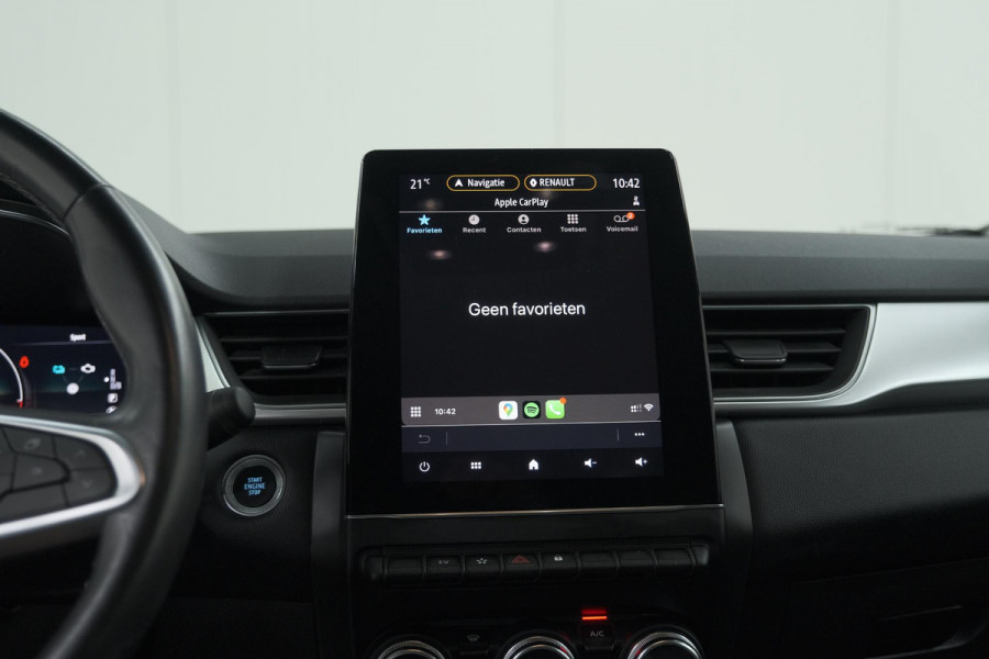 Renault Captur 1.6 E-Tech Plug-in Hybrid 160 Intens | Trekhaak | Camera | Adaptieve Cruise Control | Dodehoekdetectie