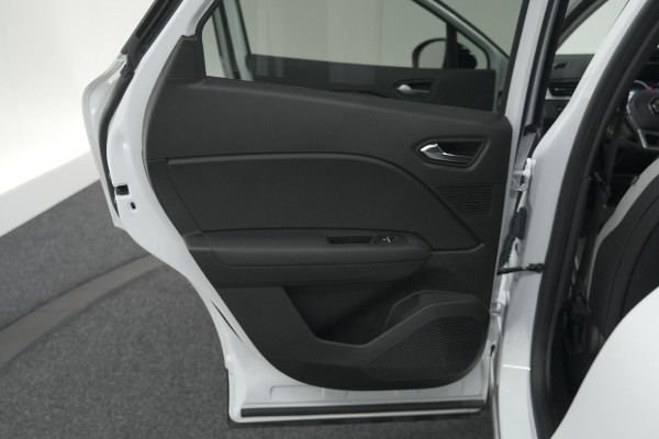 Renault Captur 1.6 E-Tech Plug-in Hybrid 160 Intens | Trekhaak | Camera | Adaptieve Cruise Control | Dodehoekdetectie
