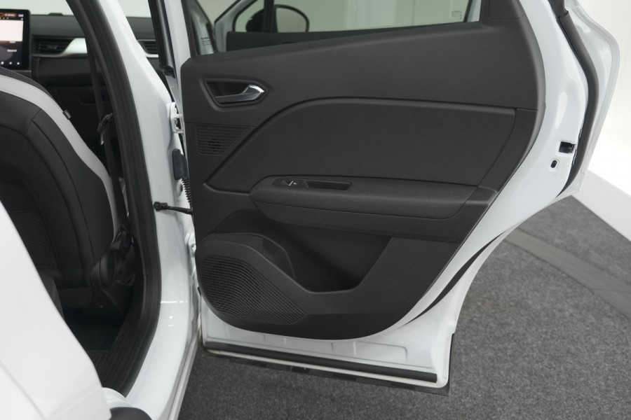 Renault Captur 1.6 E-Tech Plug-in Hybrid 160 Intens | Trekhaak | Camera | Adaptieve Cruise Control | Dodehoekdetectie