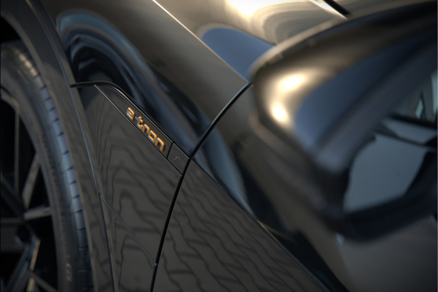Audi e-tron 50 quattro S edition 71 kWh | S Line | Black Edition | Bang & Olufsen | Panoramadak | Head-Up Display | Trekhaak | Memory Seats | Ambiance Verlichting | Camera | Luchtvering | Adaptive Cruise Control | Keyless | Matrix