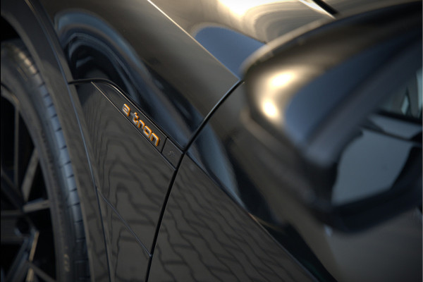 Audi e-tron 50 quattro S edition 71 kWh | S Line | Black Edition | Bang & Olufsen | Panoramadak | Head-Up Display | Trekhaak | Memory Seats | Ambiance Verlichting | Camera | Luchtvering | Adaptive Cruise Control | Keyless | Matrix