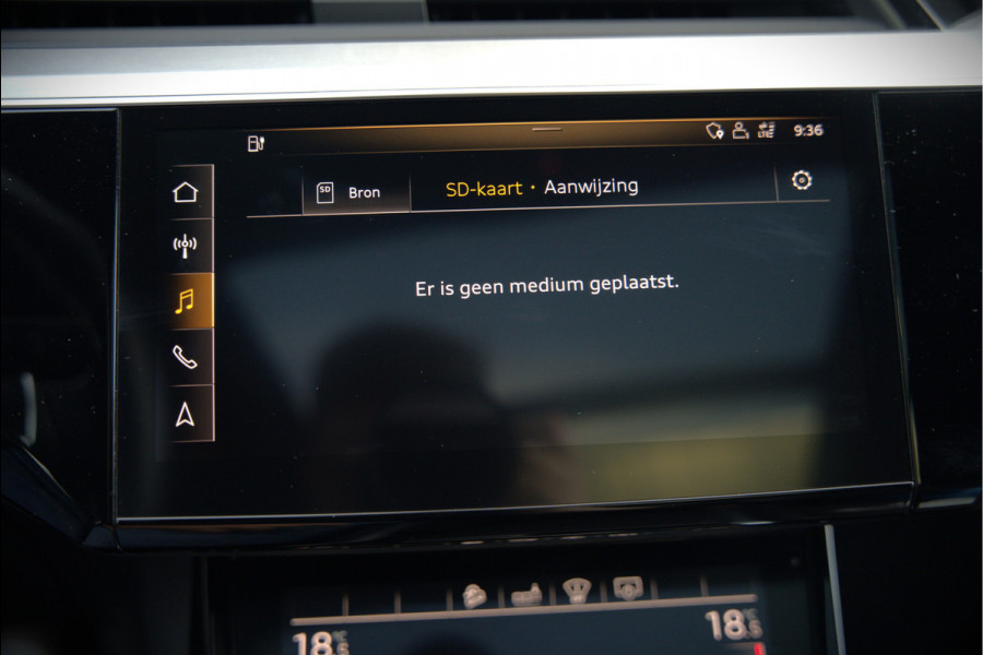 Audi e-tron 50 quattro S edition 71 kWh | S Line | Black Edition | Bang & Olufsen | Panoramadak | Head-Up Display | Trekhaak | Memory Seats | Ambiance Verlichting | Camera | Luchtvering | Adaptive Cruise Control | Keyless | Matrix