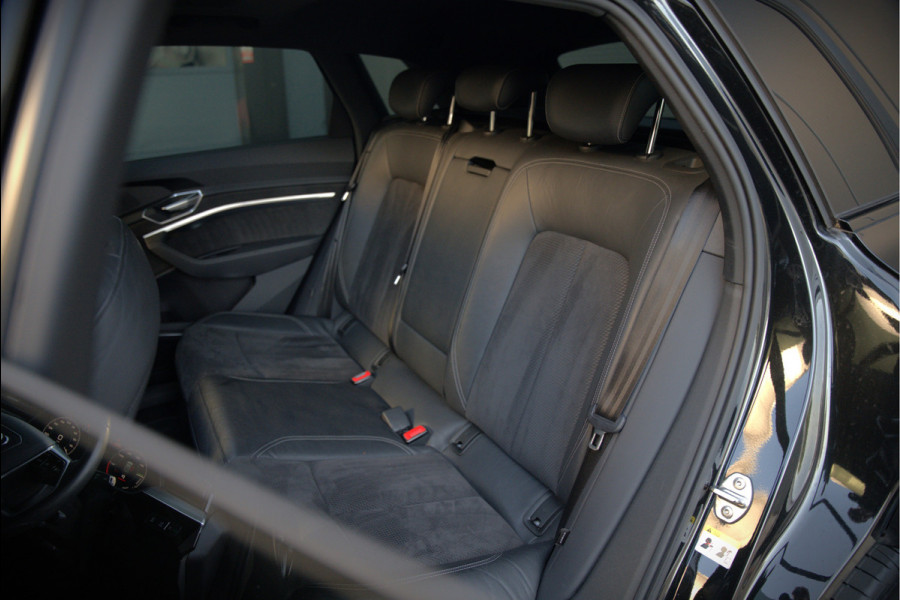 Audi e-tron 50 quattro S edition 71 kWh | S Line | Black Edition | Bang & Olufsen | Panoramadak | Head-Up Display | Trekhaak | Memory Seats | Ambiance Verlichting | Camera | Luchtvering | Adaptive Cruise Control | Keyless | Matrix