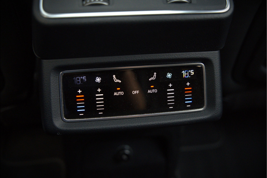 Audi e-tron 50 quattro S edition 71 kWh | S Line | Black Edition | Bang & Olufsen | Panoramadak | Head-Up Display | Trekhaak | Memory Seats | Ambiance Verlichting | Camera | Luchtvering | Adaptive Cruise Control | Keyless | Matrix