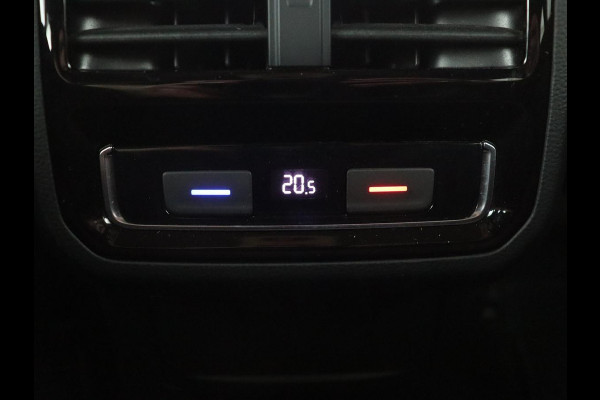 Volkswagen Passat 1.4 TSI PHEV GTE | Panoramadak | Stoelverwarming | Camera | Virtual Cockpit | Leder/Alcantara | Carplay | Matrix LED | Massage | Navigatie | Dodehoek detectie
