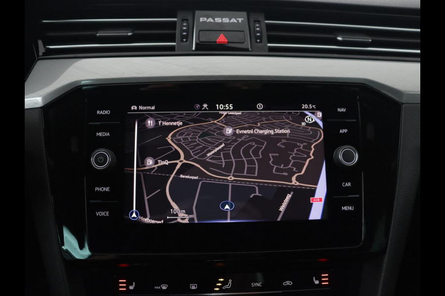 Volkswagen Passat 1.4 TSI PHEV GTE | Panoramadak | Stoelverwarming | Camera | Virtual Cockpit | Leder/Alcantara | Carplay | Matrix LED | Massage | Navigatie | Dodehoek detectie