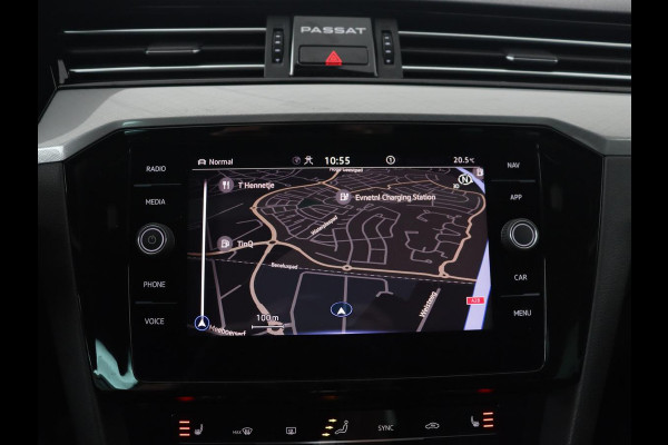 Volkswagen Passat 1.4 TSI PHEV GTE | Panoramadak | Stoelverwarming | Camera | Virtual Cockpit | Leder/Alcantara | Carplay | Matrix LED | Massage | Navigatie | Dodehoek detectie