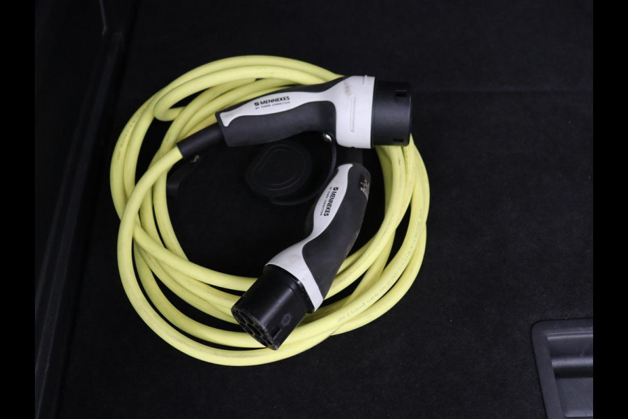 Volkswagen Passat 1.4 TSI PHEV GTE | Panoramadak | Stoelverwarming | Camera | Virtual Cockpit | Leder/Alcantara | Carplay | Matrix LED | Massage | Navigatie | Dodehoek detectie