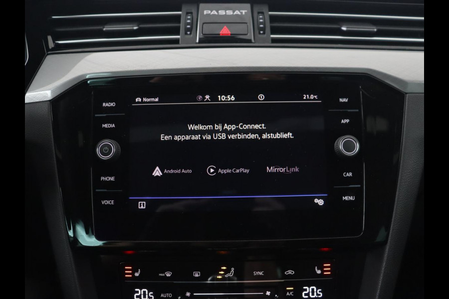 Volkswagen Passat 1.4 TSI PHEV GTE | Panoramadak | Stoelverwarming | Camera | Virtual Cockpit | Leder/Alcantara | Carplay | Matrix LED | Massage | Navigatie | Dodehoek detectie