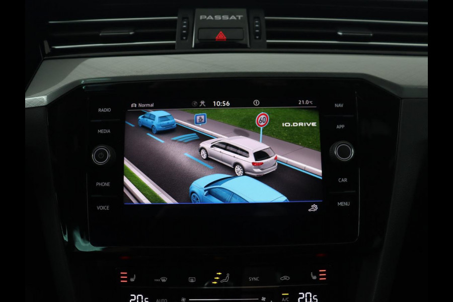 Volkswagen Passat 1.4 TSI PHEV GTE | Panoramadak | Stoelverwarming | Camera | Virtual Cockpit | Leder/Alcantara | Carplay | Matrix LED | Massage | Navigatie | Dodehoek detectie