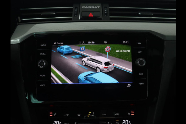 Volkswagen Passat 1.4 TSI PHEV GTE | Panoramadak | Stoelverwarming | Camera | Virtual Cockpit | Leder/Alcantara | Carplay | Matrix LED | Massage | Navigatie | Dodehoek detectie