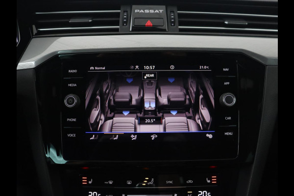 Volkswagen Passat 1.4 TSI PHEV GTE | Panoramadak | Stoelverwarming | Camera | Virtual Cockpit | Leder/Alcantara | Carplay | Matrix LED | Massage | Navigatie | Dodehoek detectie
