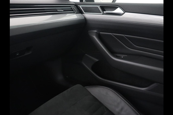 Volkswagen Passat 1.4 TSI PHEV GTE | Panoramadak | Stoelverwarming | Camera | Virtual Cockpit | Leder/Alcantara | Carplay | Matrix LED | Massage | Navigatie | Dodehoek detectie