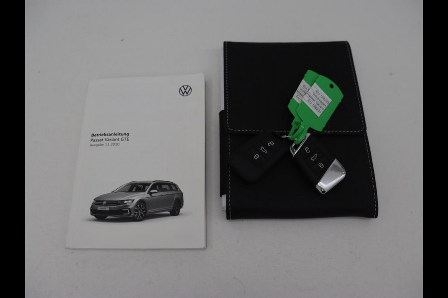 Volkswagen Passat 1.4 TSI PHEV GTE | Panoramadak | Stoelverwarming | Camera | Virtual Cockpit | Leder/Alcantara | Carplay | Matrix LED | Massage | Navigatie | Dodehoek detectie