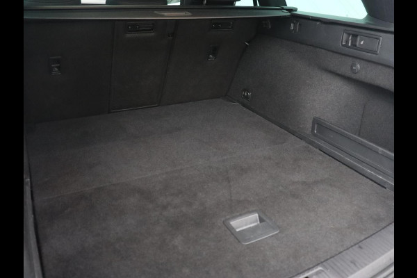 Volkswagen Passat 1.4 TSI PHEV GTE | Panoramadak | Stoelverwarming | Camera | Virtual Cockpit | Leder/Alcantara | Carplay | Matrix LED | Massage | Navigatie | Dodehoek detectie