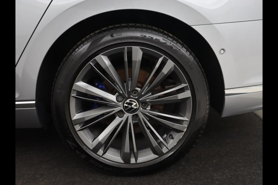 Volkswagen Passat 1.4 TSI PHEV GTE | Panoramadak | Stoelverwarming | Camera | Virtual Cockpit | Leder/Alcantara | Carplay | Matrix LED | Massage | Navigatie | Dodehoek detectie