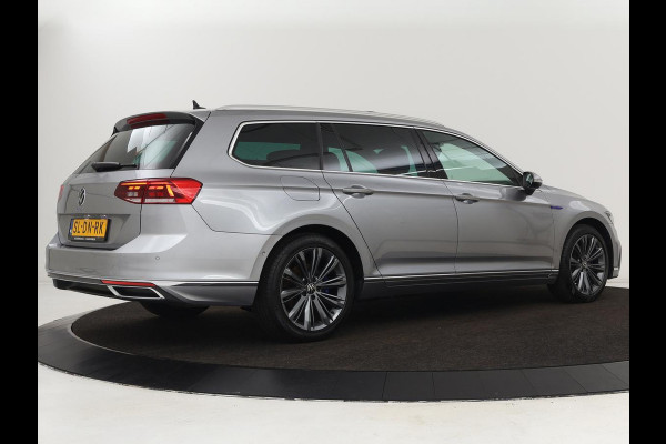 Volkswagen Passat 1.4 TSI PHEV GTE | Panoramadak | Stoelverwarming | Camera | Virtual Cockpit | Leder/Alcantara | Carplay | Matrix LED | Massage | Navigatie | Dodehoek detectie