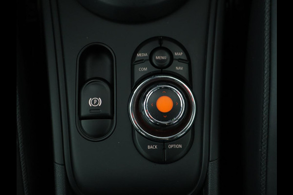 MINI Countryman 2.0 Cooper S E ALL4 Chili | Panoramadak | Leder | Stoelverwarming | Harman/Kardon | Carplay | Full LED | Navigatie | Climate control | Parkeerhulp | PHEV