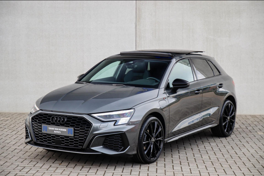 Audi A3 Sportback 40 TFSI e PHEV S Edition S-line 204pk S-Tronic! Panoramadak|Virtual Cockpit|Kuipstoelen elektrisch|Matrix|Black