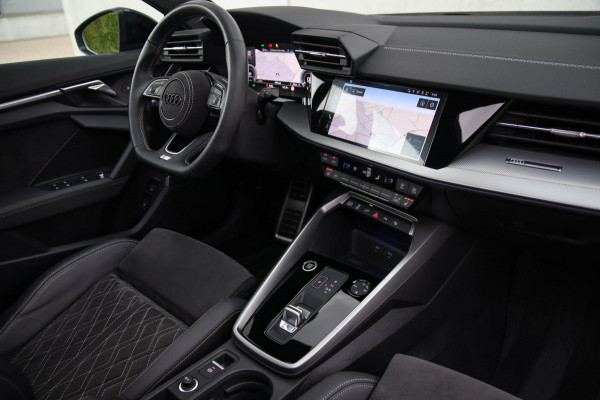 Audi A3 Sportback 40 TFSI e PHEV S Edition S-line 204pk S-Tronic! Panoramadak|Virtual Cockpit|Kuipstoelen elektrisch|Matrix|Black