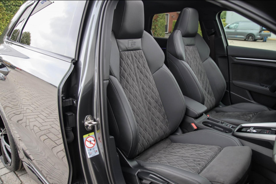 Audi A3 Sportback 40 TFSI e PHEV S Edition S-line 204pk S-Tronic! Panoramadak|Virtual Cockpit|Kuipstoelen elektrisch|Matrix|Black