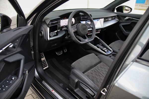 Audi A3 Sportback 40 TFSI e PHEV S Edition S-line 204pk S-Tronic! Panoramadak|Virtual Cockpit|Kuipstoelen elektrisch|Matrix|Black