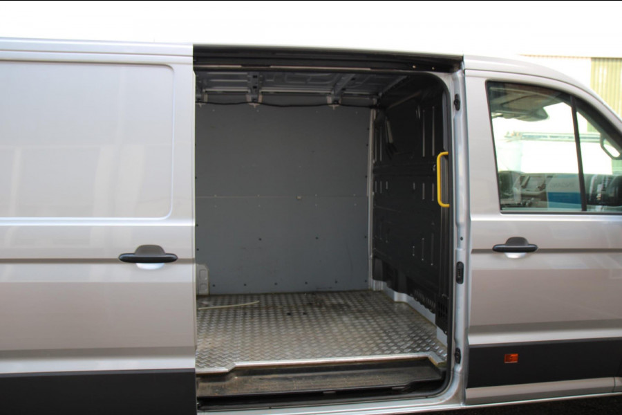 Volkswagen Crafter 35 2.0 TDI L3H2 / App connect / Gev. Stoel / Cruise / dealer onderhouden