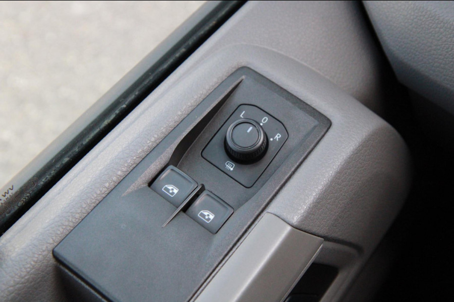 Volkswagen Crafter 35 2.0 TDI L3H2 / App connect / Gev. Stoel / Cruise / dealer onderhouden