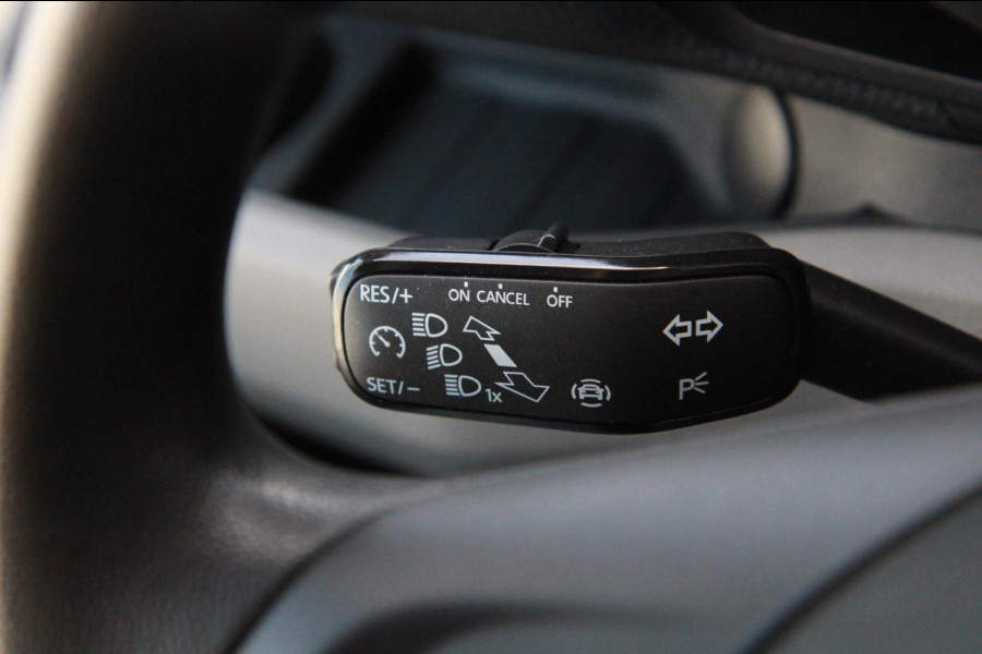 Volkswagen Crafter 35 2.0 TDI L3H2 / App connect / Gev. Stoel / Cruise / dealer onderhouden