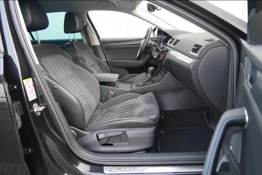 Škoda Superb Combi 1.4 TSI iV Business Edition / 125dkm NAP / Camera / LED / Trekhaak / ACC / Side Assist