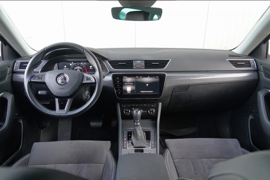 Škoda Superb Combi 1.4 TSI iV Business Edition / 125dkm NAP / Camera / LED / Trekhaak / ACC / Side Assist