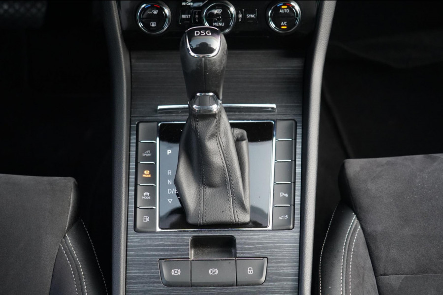 Škoda Superb Combi 1.4 TSI iV Business Edition / 125dkm NAP / Camera / LED / Trekhaak / ACC / Side Assist