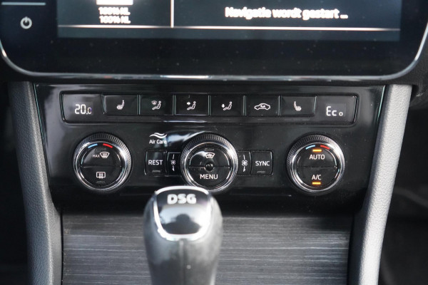 Škoda Superb Combi 1.4 TSI iV Business Edition / 125dkm NAP / Camera / LED / Trekhaak / ACC / Side Assist