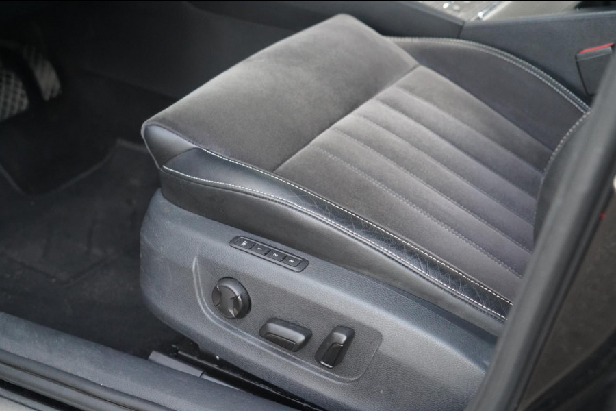 Škoda Superb Combi 1.4 TSI iV Business Edition / 125dkm NAP / Camera / LED / Trekhaak / ACC / Side Assist
