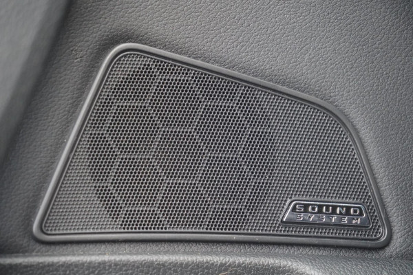 Škoda Superb Combi 1.4 TSI iV Business Edition / 125dkm NAP / Camera / LED / Trekhaak / ACC / Side Assist