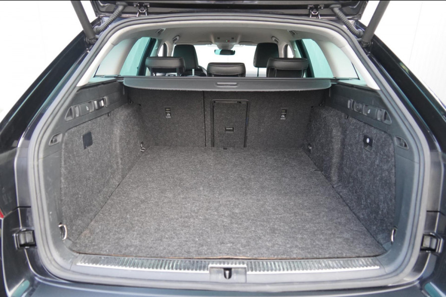 Škoda Superb Combi 1.4 TSI iV Business Edition / 125dkm NAP / Camera / LED / Trekhaak / ACC / Side Assist