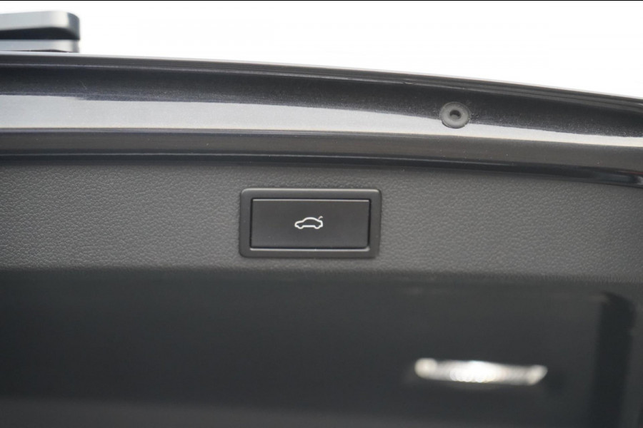 Škoda Superb Combi 1.4 TSI iV Business Edition / 125dkm NAP / Camera / LED / Trekhaak / ACC / Side Assist