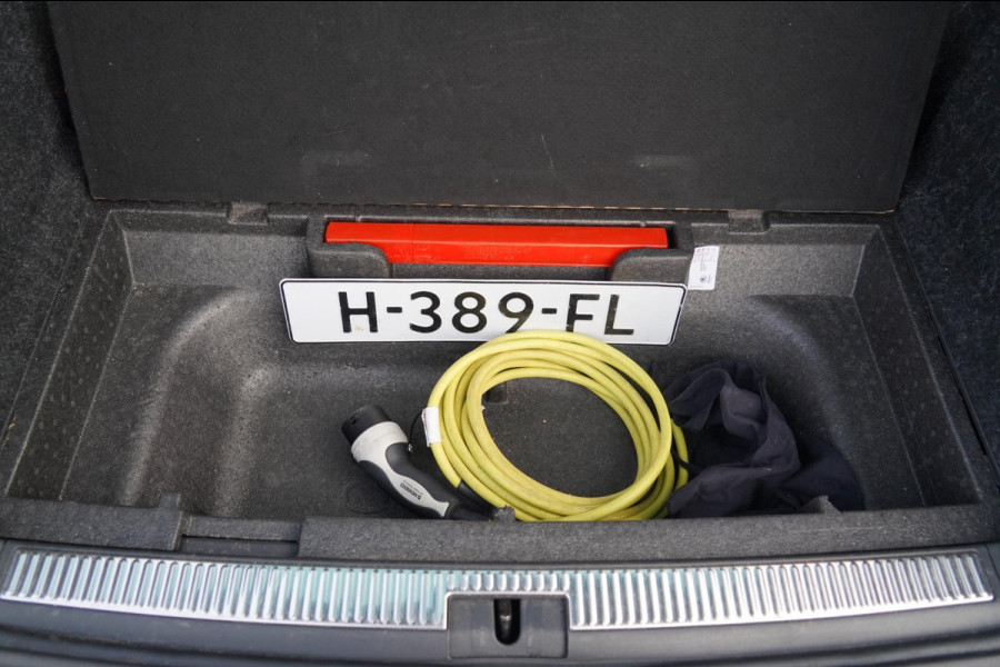 Škoda Superb Combi 1.4 TSI iV Business Edition / 125dkm NAP / Camera / LED / Trekhaak / ACC / Side Assist