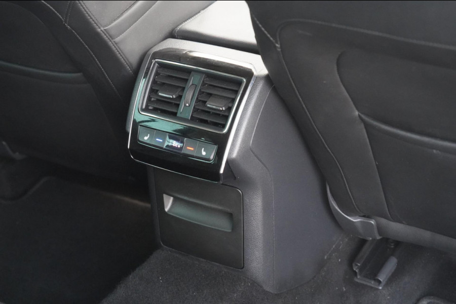 Škoda Superb Combi 1.4 TSI iV Business Edition / 125dkm NAP / Camera / LED / Trekhaak / ACC / Side Assist