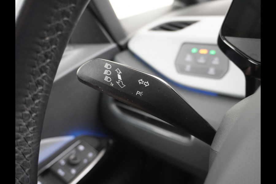 Volkswagen ID.3 58kWh 204PK 93% SOH Navi Adapt.Cruise Control Pdc Apple Carplay Android Navi Ecc Matrix-Led Stoel-Stuurverwarming Business DAB Keyless Lmv Bluetooth Regensensor Rijstrooksensor Verkeersbord detectie Mirrorlink 1e Eigenaar Grootste accu Garantie t/m 22-12-2028