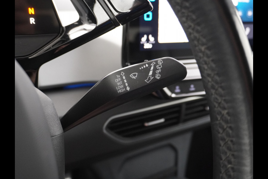 Volkswagen ID.3 58kWh 204PK 93% SOH Navi Adapt.Cruise Control Pdc Apple Carplay Android Navi Ecc Matrix-Led Stoel-Stuurverwarming Business DAB Keyless Lmv Bluetooth Regensensor Rijstrooksensor Verkeersbord detectie Mirrorlink 1e Eigenaar Grootste accu Garantie t/m 22-12-2028