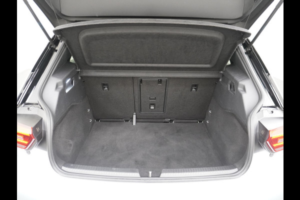 Volkswagen ID.3 58kWh 204PK 93% SOH Navi Adapt.Cruise Control Pdc Apple Carplay Android Navi Ecc Matrix-Led Stoel-Stuurverwarming Business DAB Keyless Lmv Bluetooth Regensensor Rijstrooksensor Verkeersbord detectie Mirrorlink 1e Eigenaar Grootste accu Garantie t/m 22-12-2028