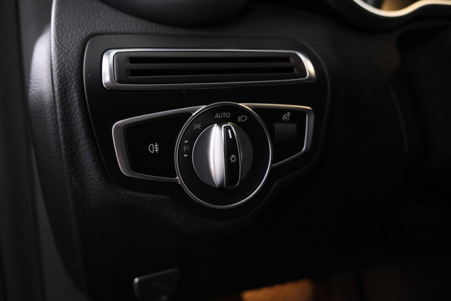 Mercedes-Benz C-Klasse 220 d Premium Plus Pack Navigatie, AMG Velgen, Climate control