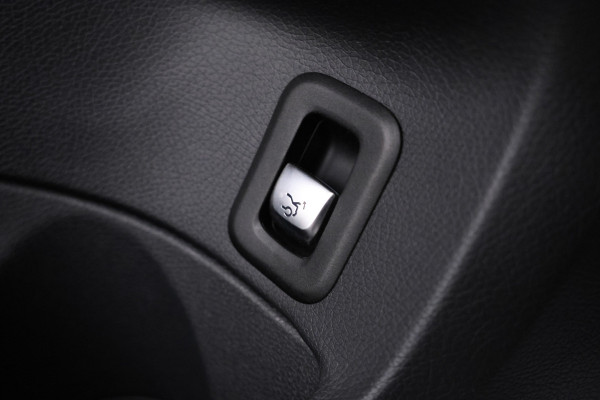 Mercedes-Benz C-Klasse 220 d Premium Plus Pack Navigatie, AMG Velgen, Climate control