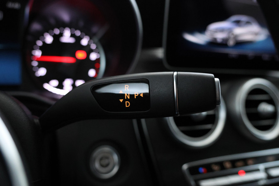 Mercedes-Benz C-Klasse 220 d Premium Plus Pack Navigatie, AMG Velgen, Climate control