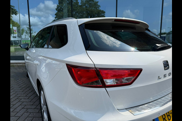Seat León ST 1.0 EcoTSI Style Business Intense - Automaat - Navi - Parkeerhulp - Org.NL