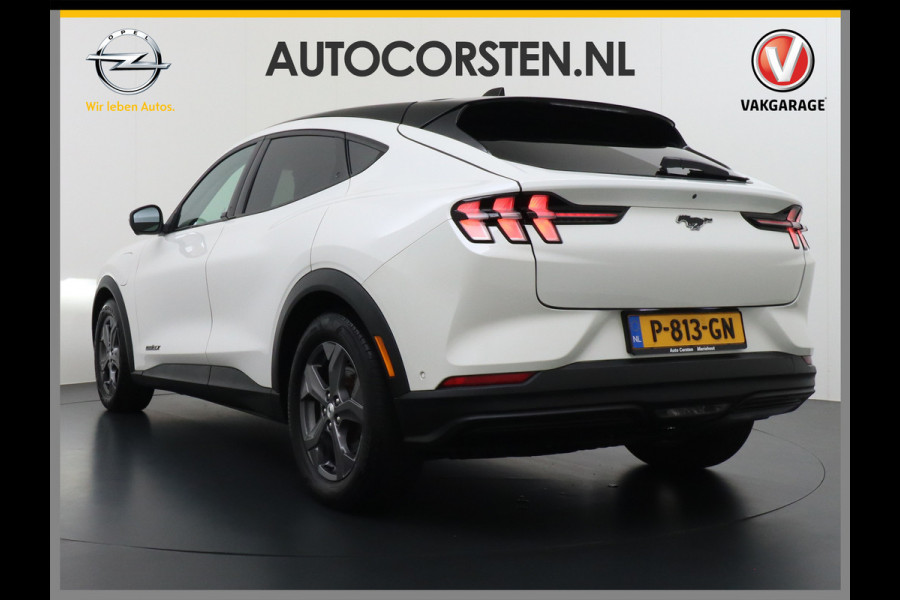 Ford Mustang Mach-E Extended RWD 98kWh 301pk Leer Trekhaak Pano-Dak Adaptive Cruise Lane Centring/change Assist Stop&Go Apple Carplay Android Elektr.verst.Stoelen+Verwarmd Dual-ECC Fully Active Park Assist Elektr.Achterklep BLISS Driver Alert Warning Keyless Origineel Nederlandse Auto € 63.000- nieuw, Batterijgarantie 8 jaar of 160.000km vanaf nieuw